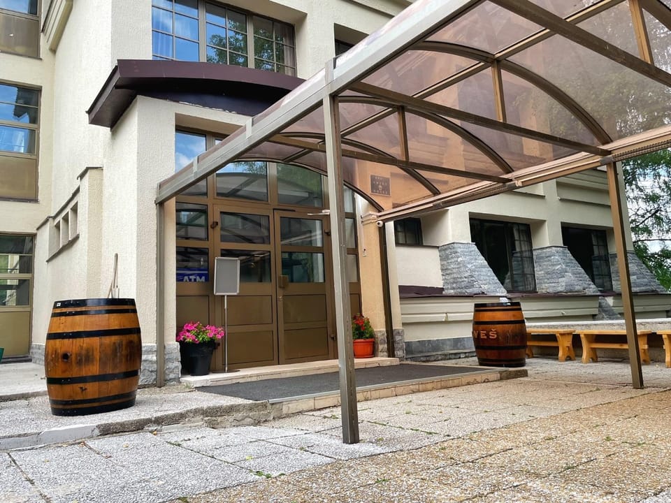 Property building, Facade/entrance