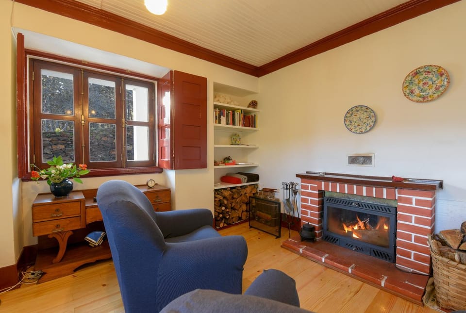 Communal lounge/ TV room, Game Room, Library, Decorative detail