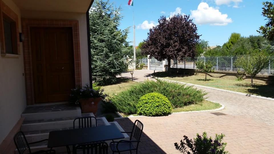 Facade/entrance, Garden