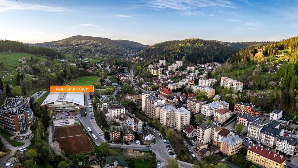 Neighbourhood, Location