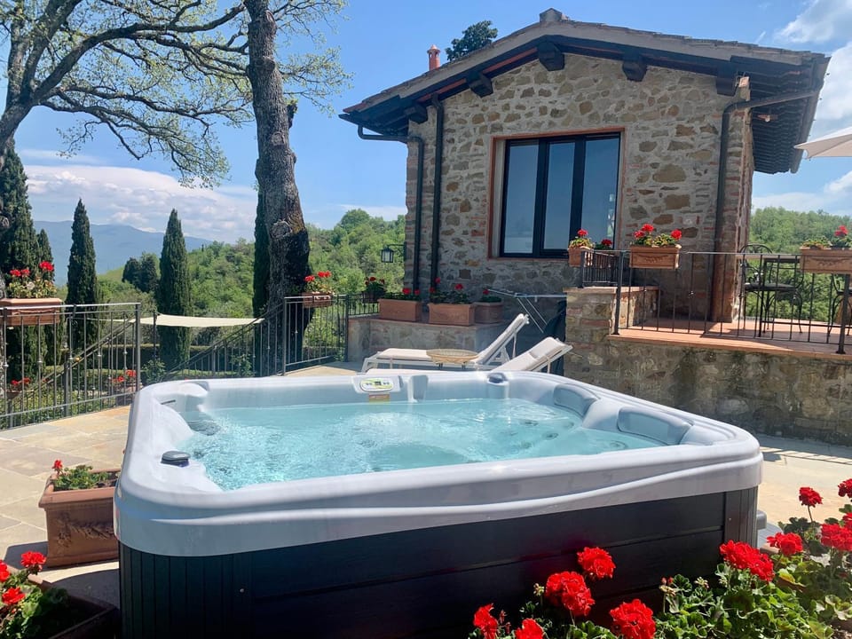 Agriturismo Il Colle Farm Stay in Tuscany