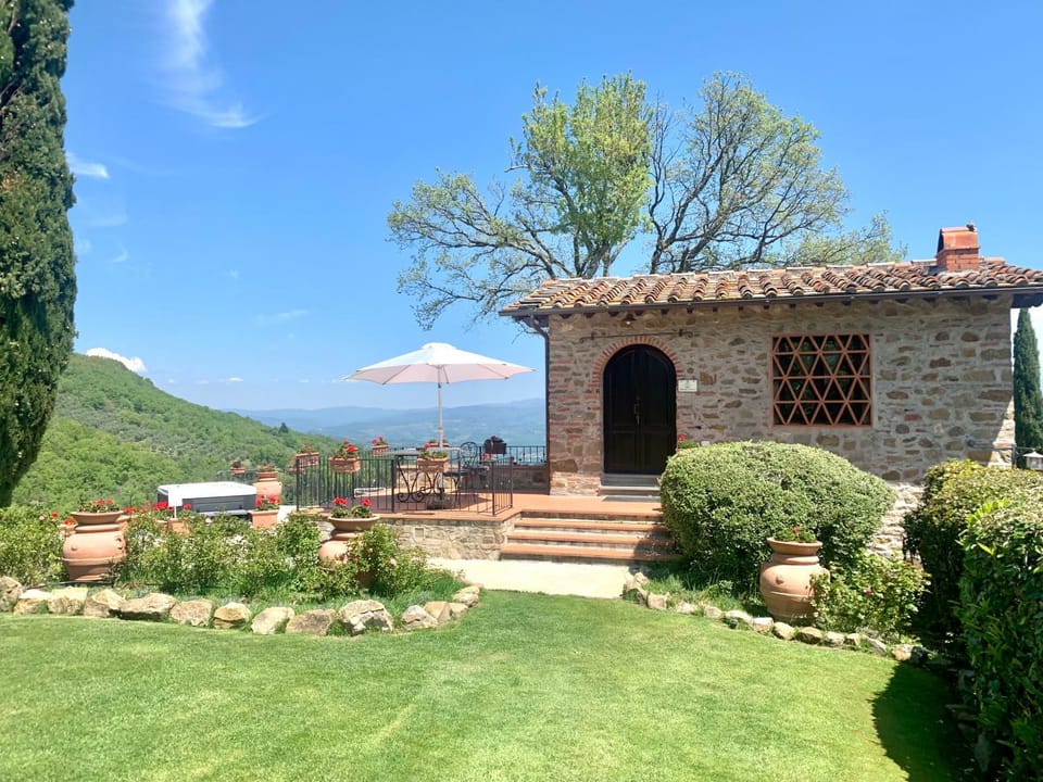 Agriturismo Il Colle Farm Stay in Tuscany