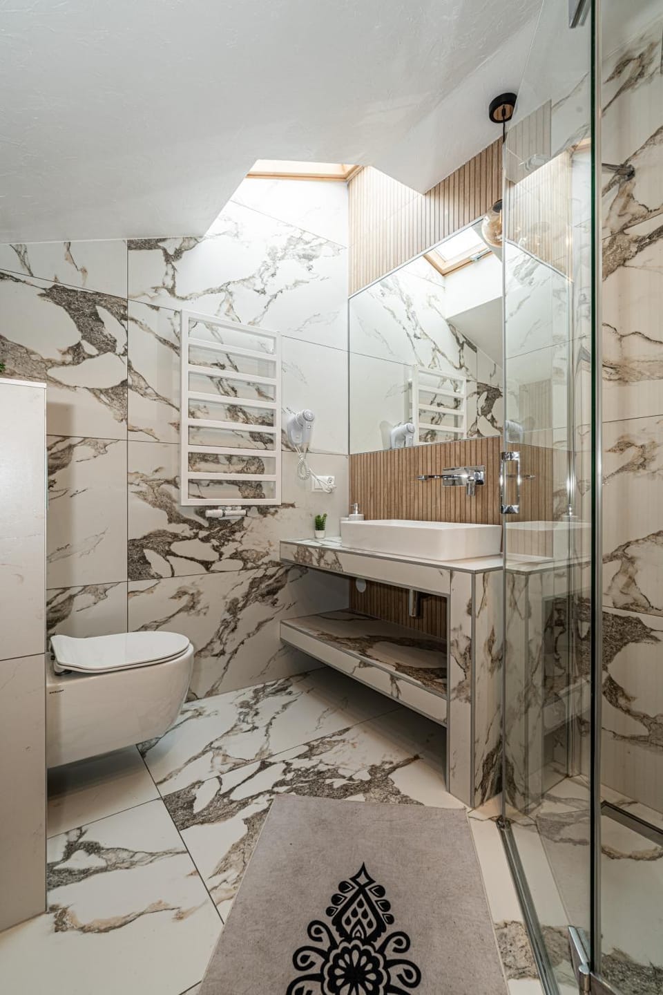 Shower, Toilet, Bathroom