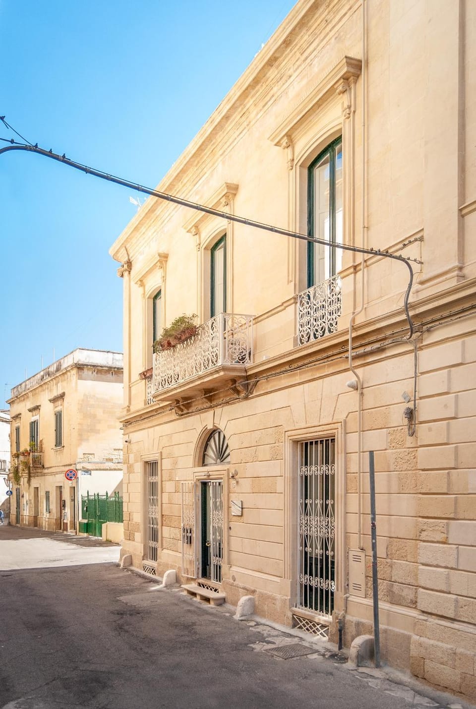 Property building, Balcony/Terrace, Quiet street view