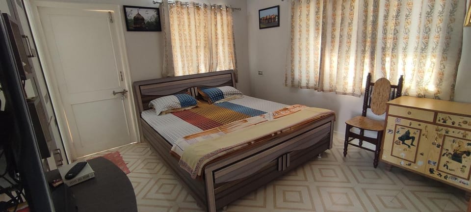 Bed, Photo of the whole room