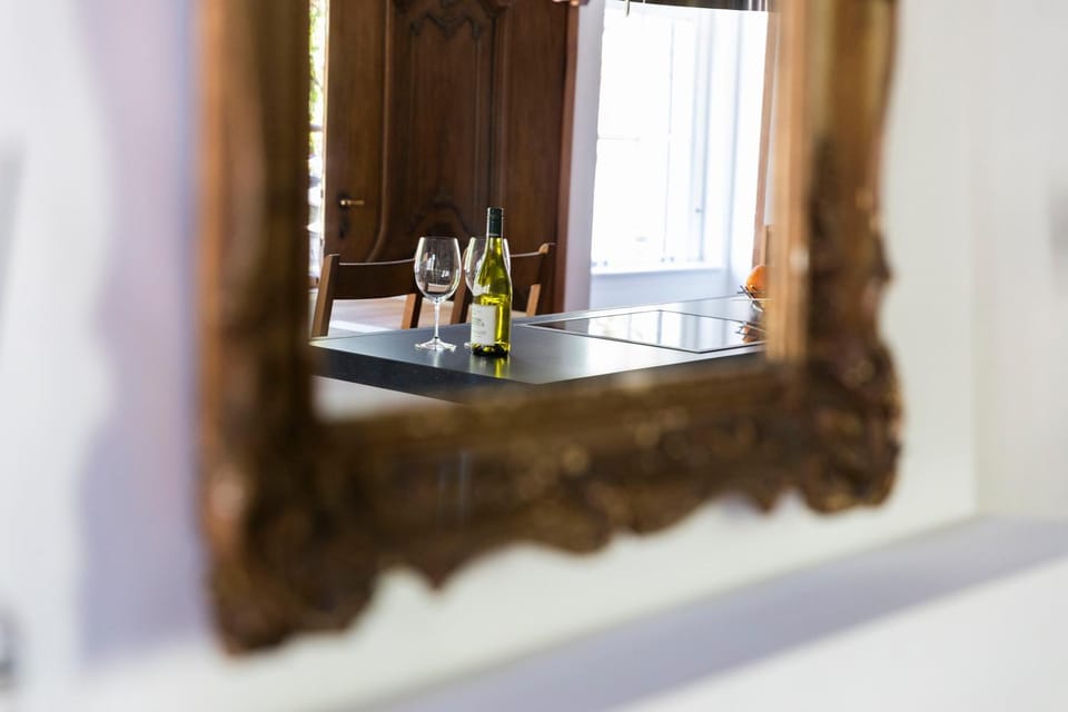 Decorative detail, Dining area