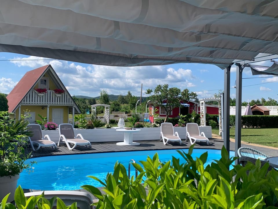 Pool Apartments Plitvice Lakes Bed and Breakfast in Lika-Senj County