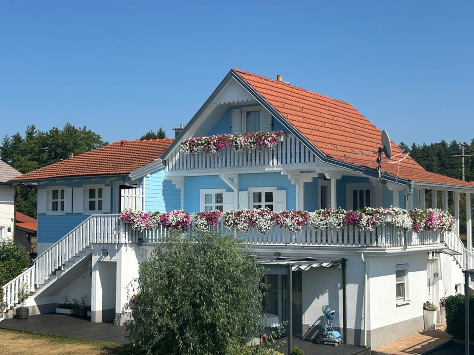 Pool Apartments Plitvice Lakes Bed and Breakfast in Croatia