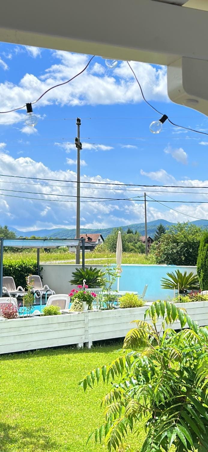 Pool Apartments Plitvice Lakes Bed and Breakfast in Lika-Senj County