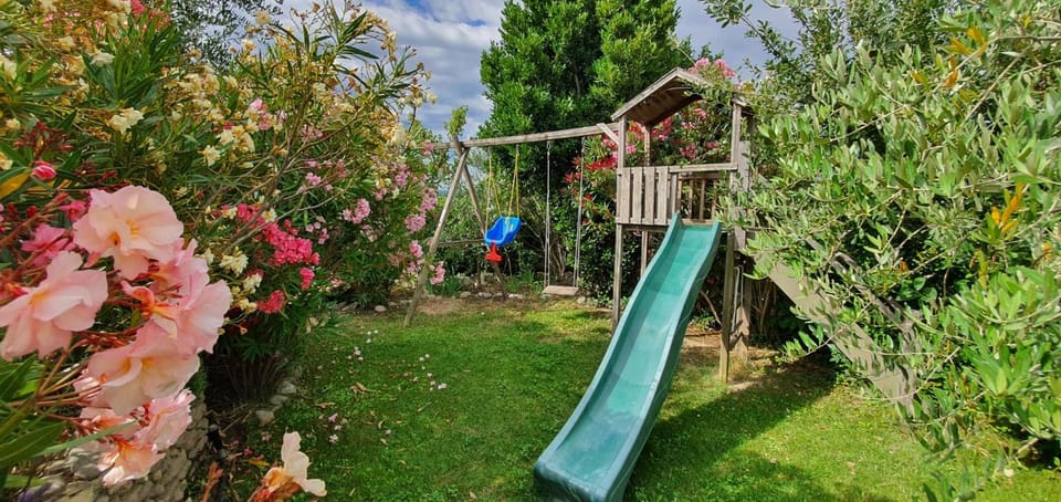 Le Mas des Fleurs Séguret House in Provence-Alpes-Côte d'Azur