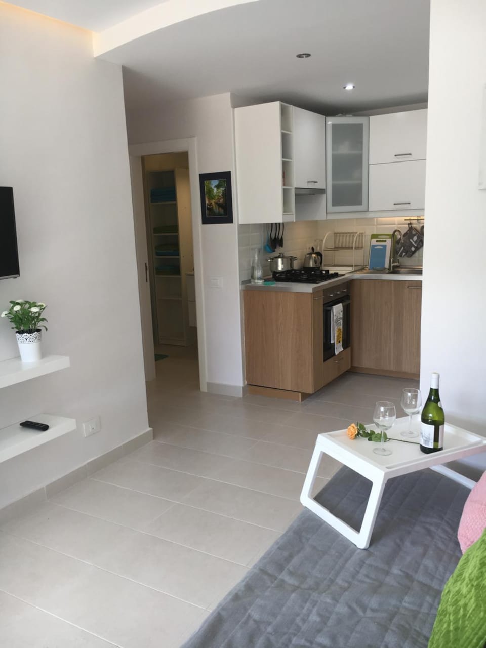 Kitchen or kitchenette, Living room