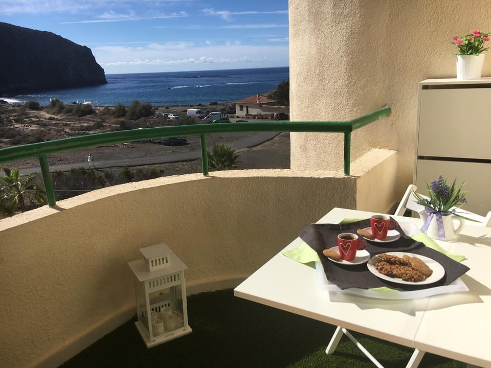 Balcony/Terrace, Mountain view, Sea view