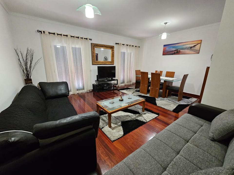 Communal lounge/ TV room, TV and multimedia, Living room, Seating area
