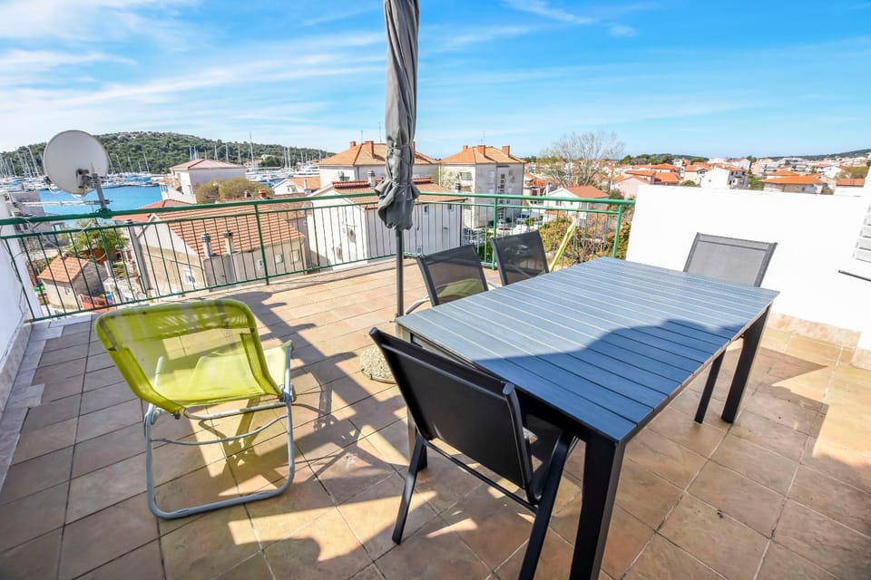 Balcony/Terrace, Seating area, Sea view, Area and facilities