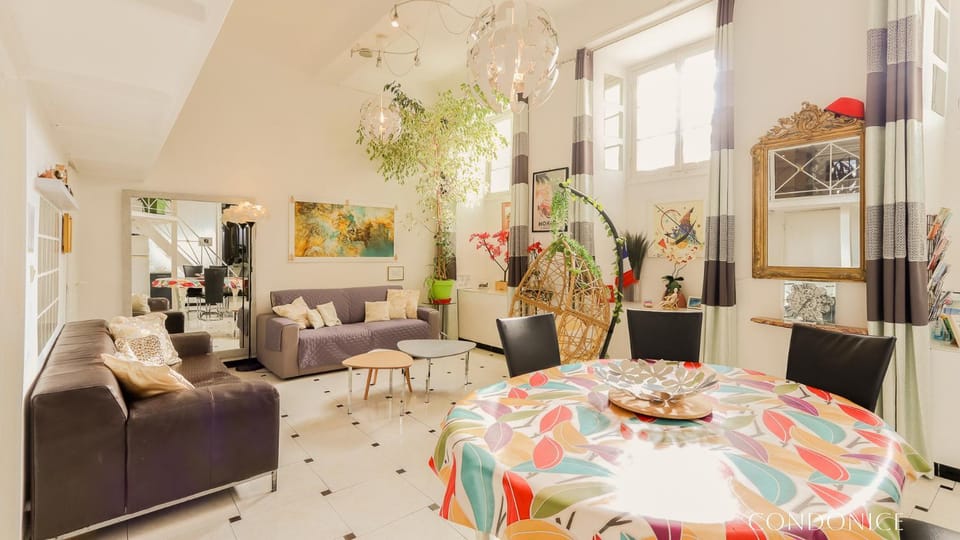 Living room, Dining area