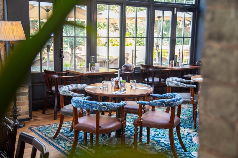 Restaurant/places to eat, Dining area