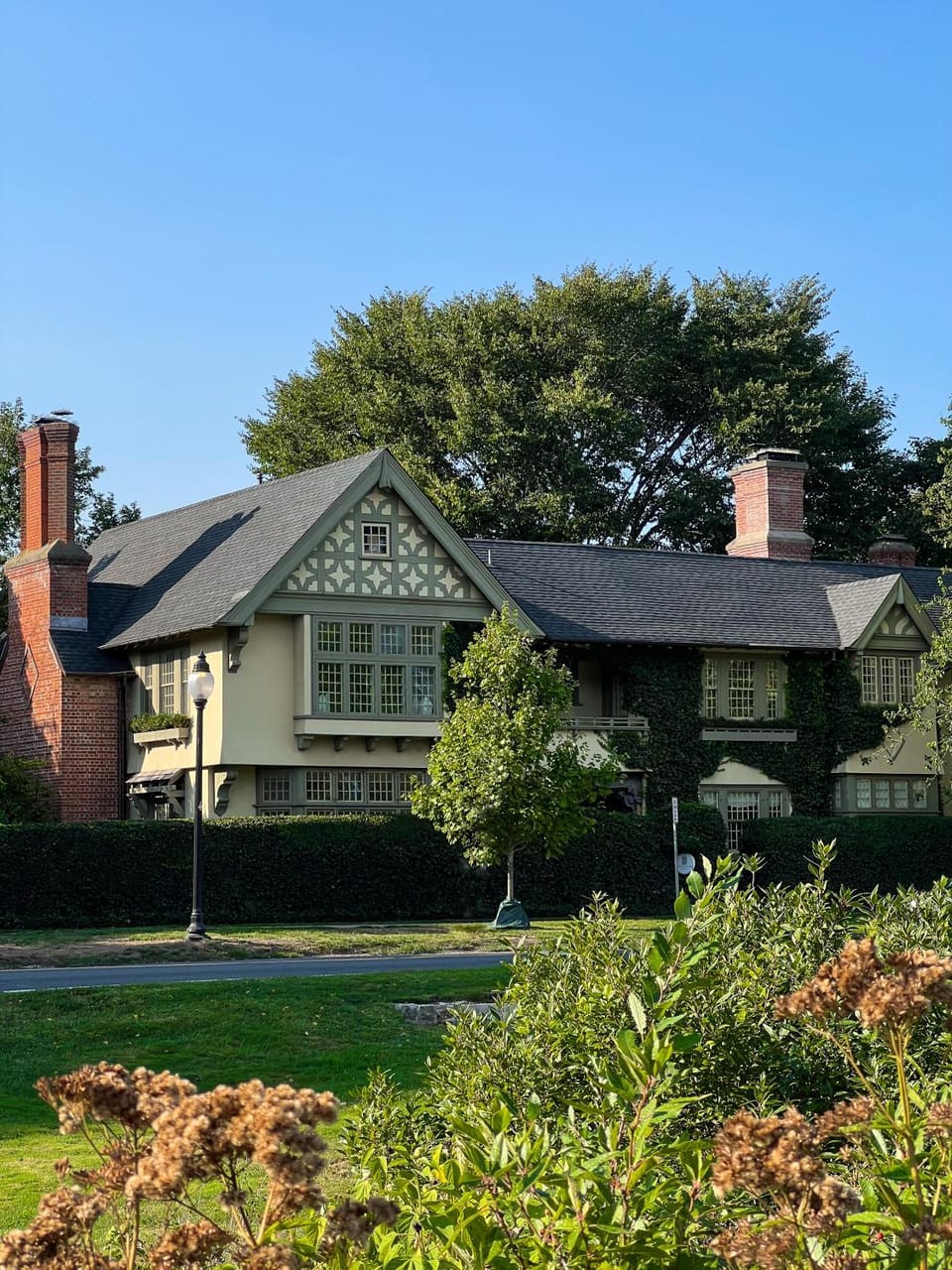 The Baker House 1650 Bed and Breakfast in East Hampton