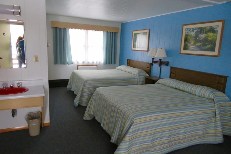 Cedars Motel Motel in Hurley
