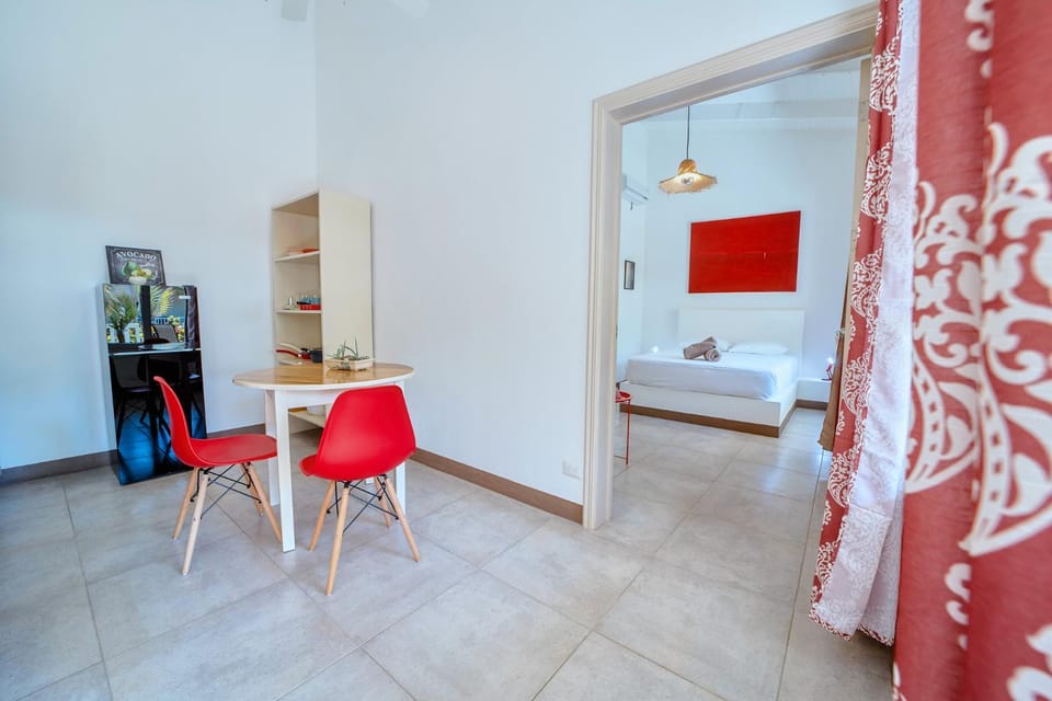 Photo of the whole room, Dining area