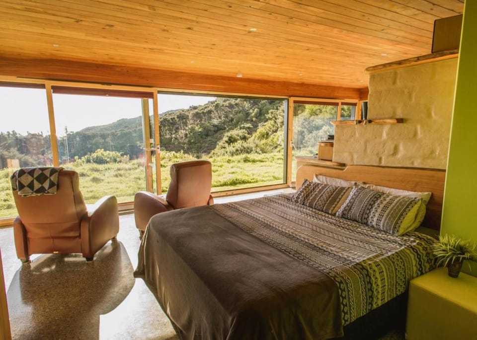 Bed, Natural landscape, Photo of the whole room, Bedroom, Mountain view, Sea view