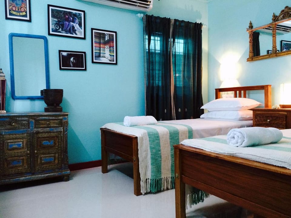 Bed, Decorative detail, Bedroom