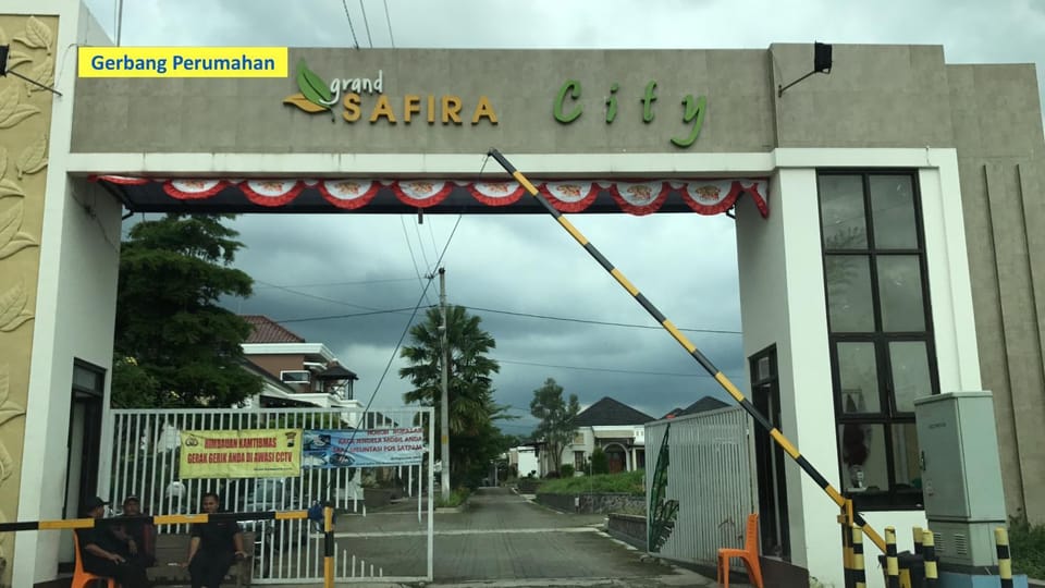 Off site, Neighbourhood