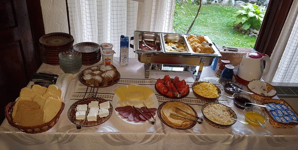 Breakfast, Continental breakfast