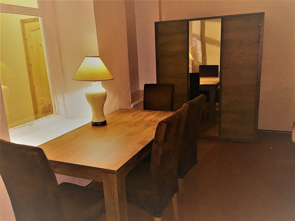 Living room, Dining area