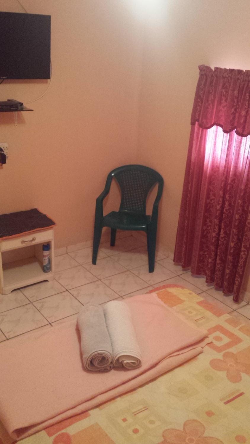 Photo of the whole room, Decorative detail