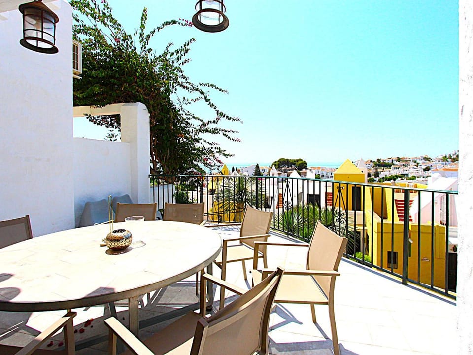 Patio, Day, View (from property/room), Balcony/Terrace, Seating area, Dining area