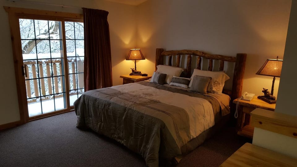 2BR Rustic Villa Villa in Deer Park Township