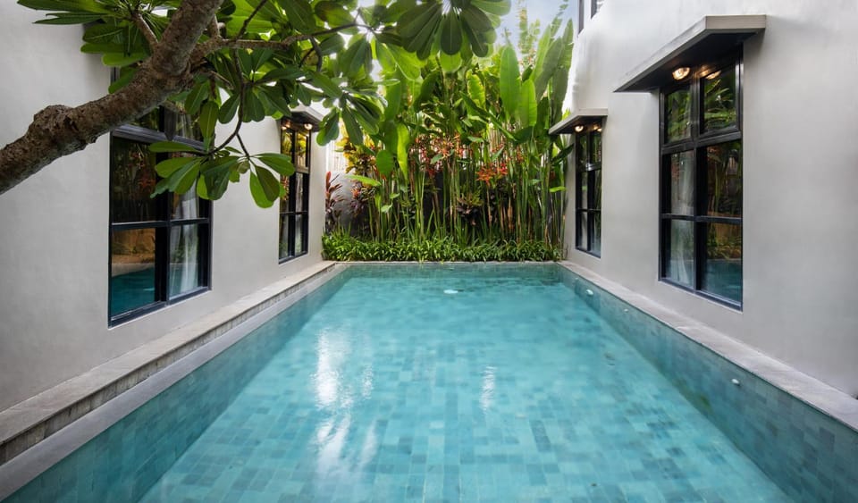 Swimming pool, Swimming pool