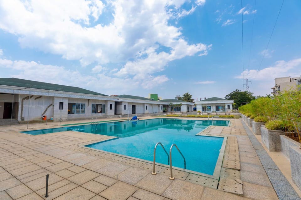 Pool view, Swimming pool, Swimming pool