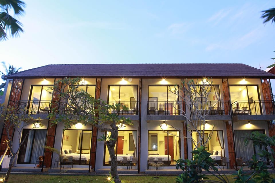 Property building, Garden, Garden, Balcony/Terrace, Balcony/Terrace, Seating area, Garden view