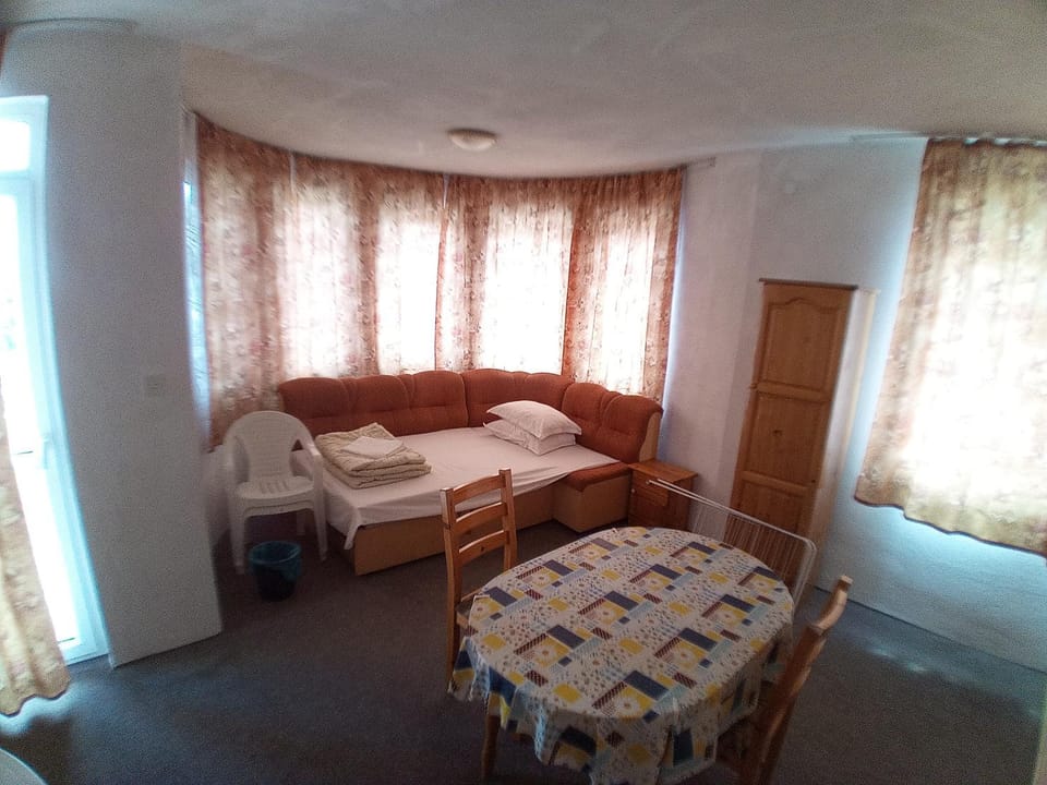 Zlatevi Guest House Bed and Breakfast in Burgas Province