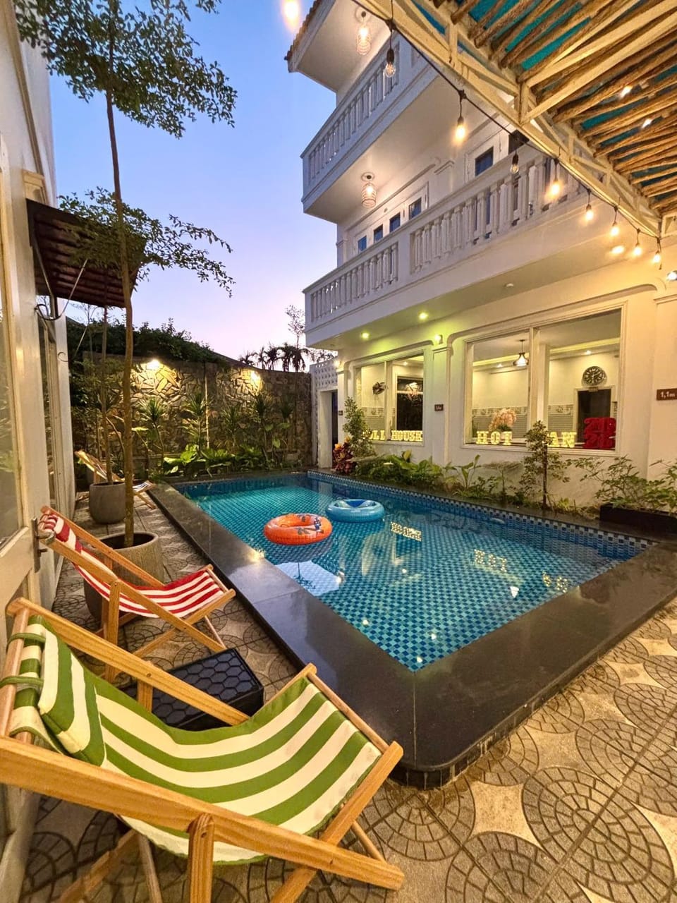 Fullhouse Hoian Villa in Hoi An