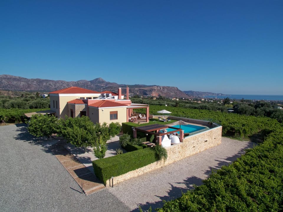 Day, Summer, City view, Mountain view, Pool view, Sea view, young children, older children, group of guests, Family