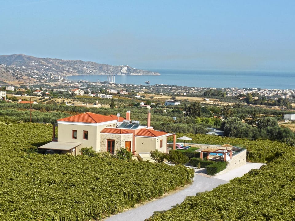 Day, Autumn, On site, City view, Garden view, Mountain view, Pool view, Sea view