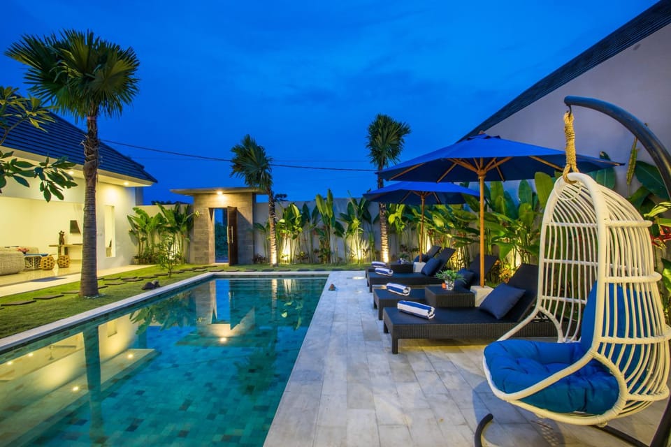Garden, Decorative detail, Seating area, Garden view, Pool view, Swimming pool, Swimming pool