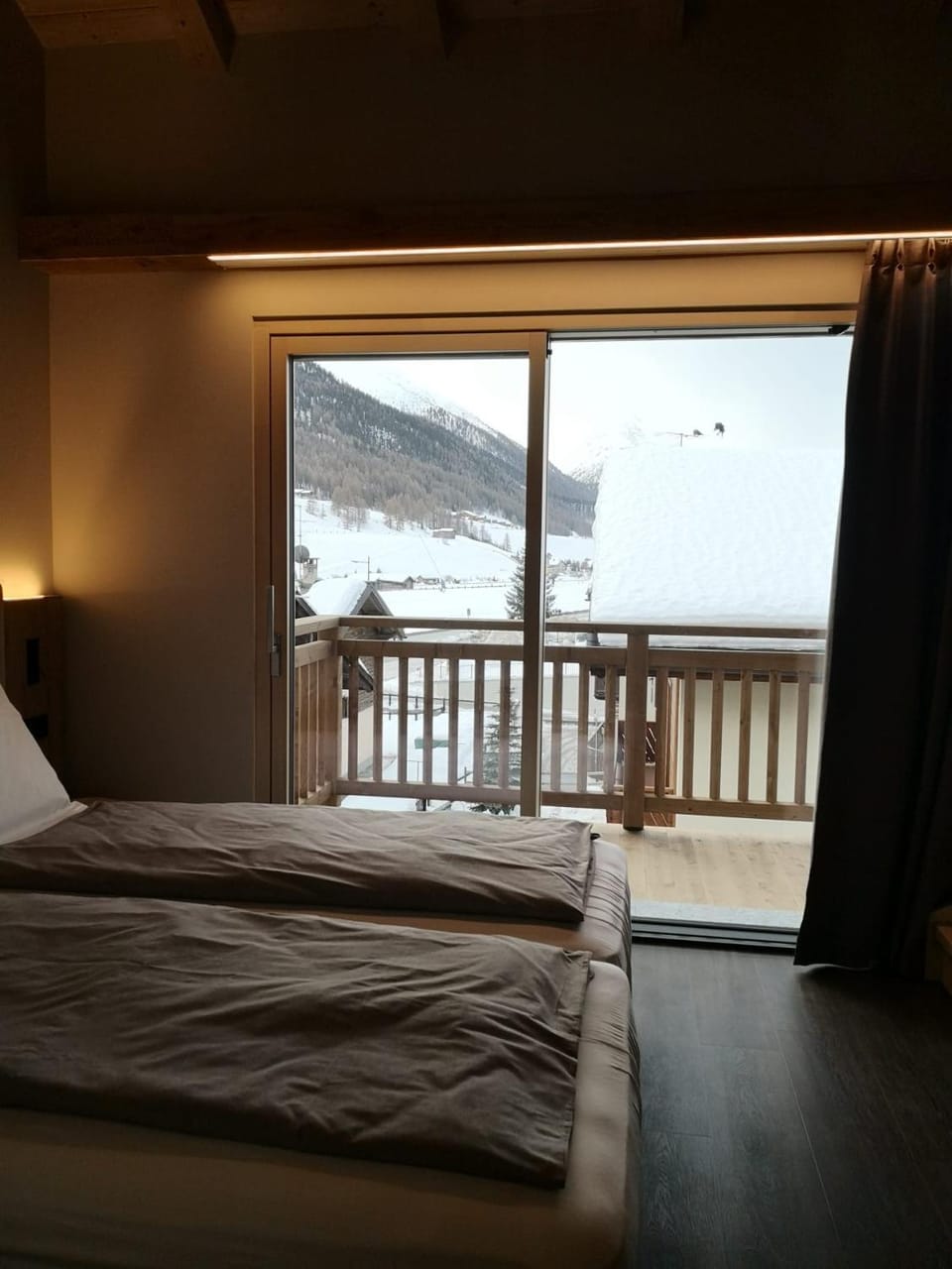 Balcony/Terrace, Mountain view