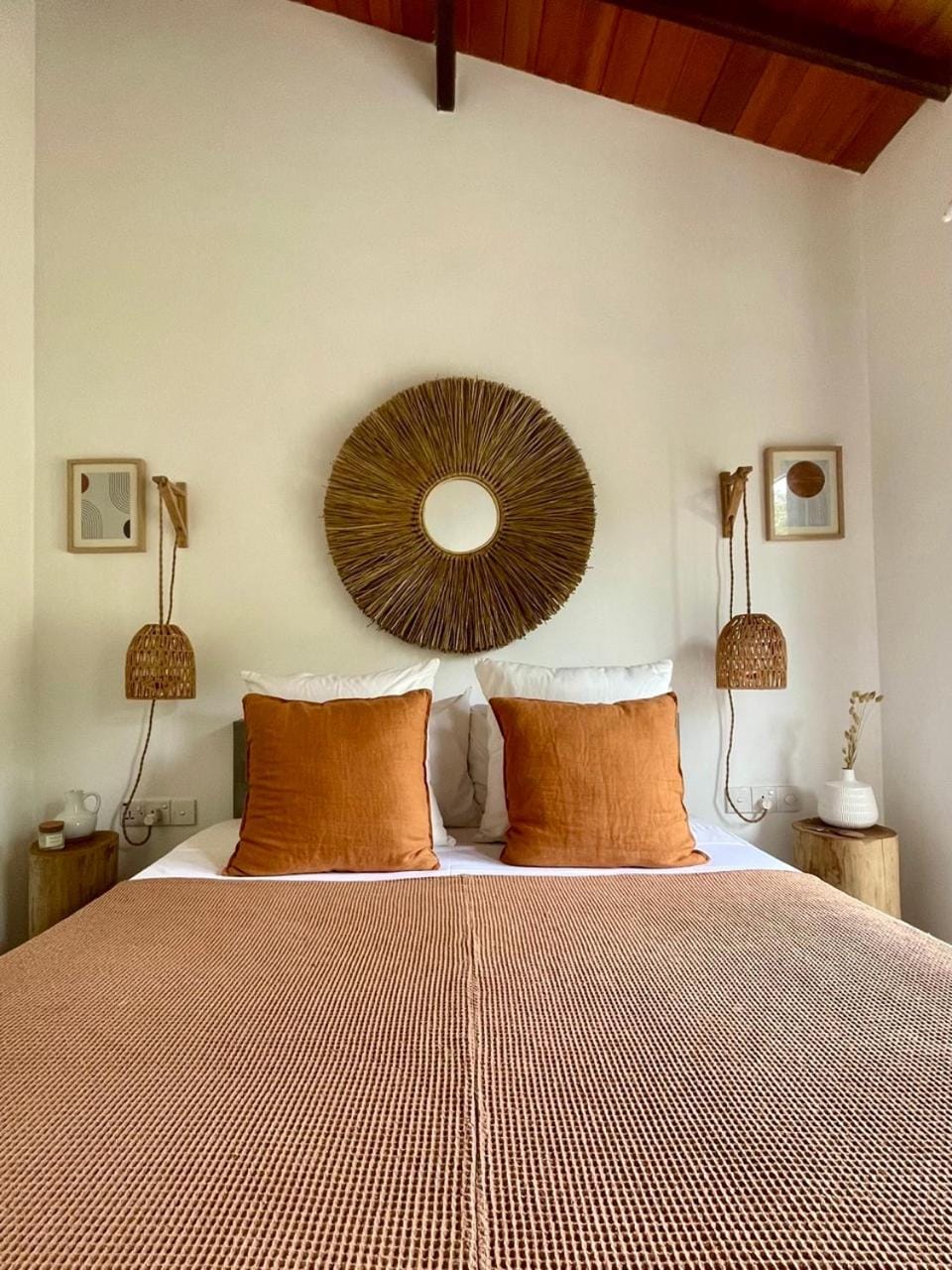 Bed, Decorative detail, Bedroom