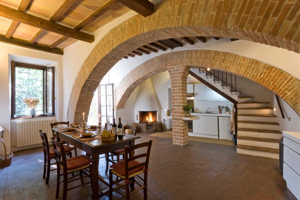 Kitchen or kitchenette, Photo of the whole room, Dining area