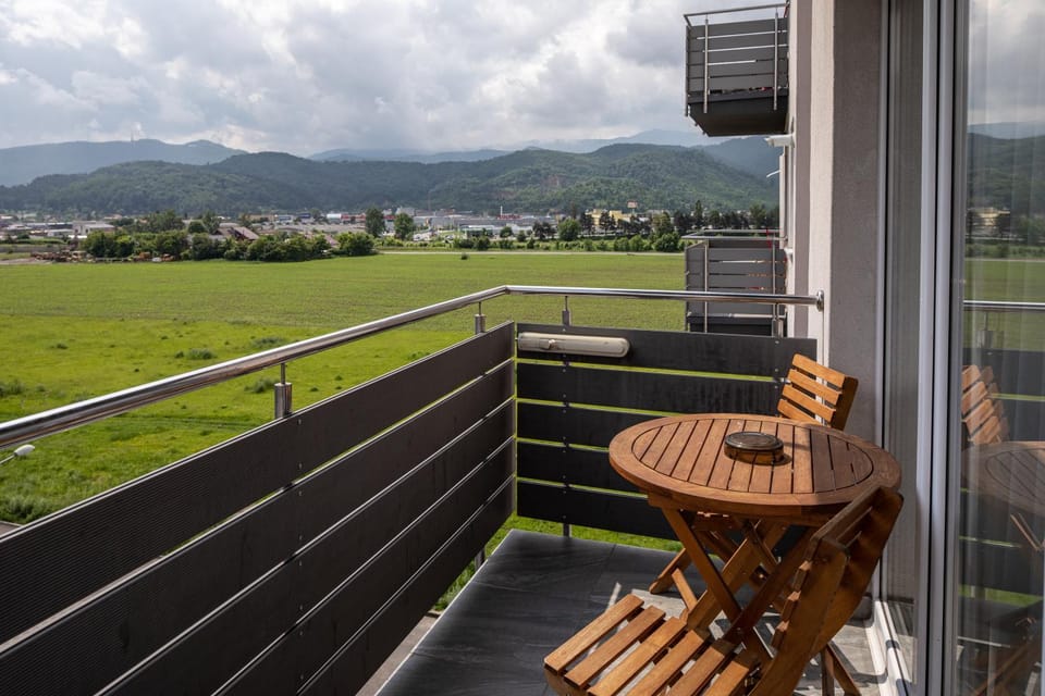 View (from property/room), Balcony/Terrace, Mountain view