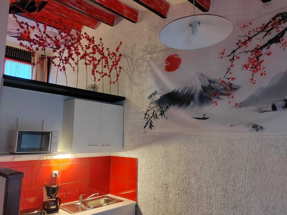 Kitchen or kitchenette