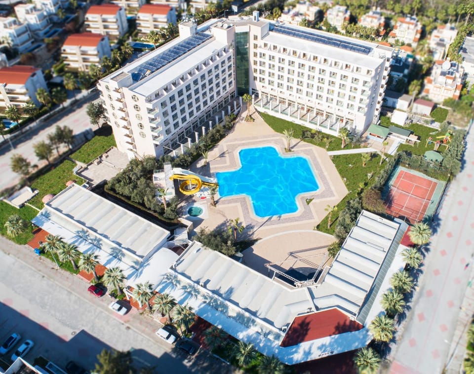 Bird's eye view, Street view, Swimming pool
