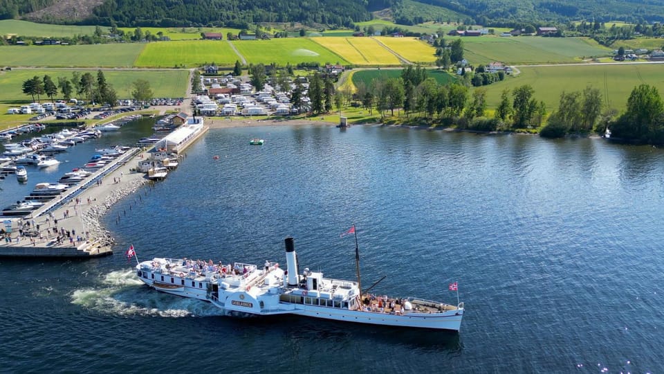 Idylliske Evjua ved Mjøsa Campground/ 
RV Resort in Viken, Norway