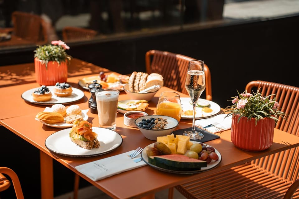 Food and drinks, Food, Breakfast, Continental breakfast, Lunch