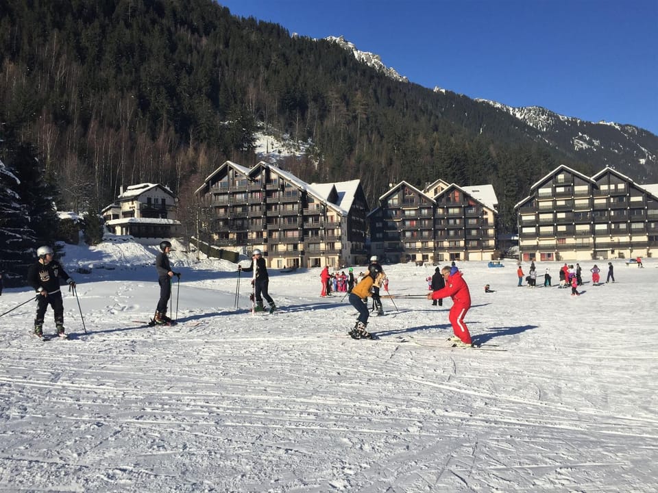 Facade/entrance, Ski School, Skiing