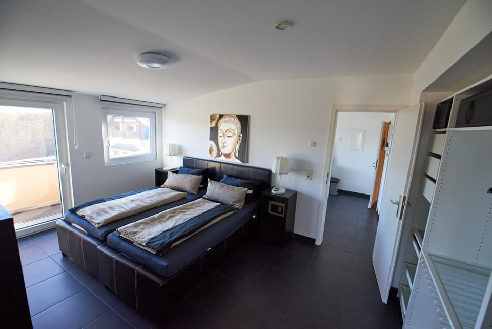 Bed, Bedroom, wardrobe, air conditioner