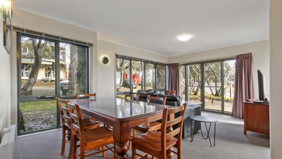 Lounge or bar, Dining area